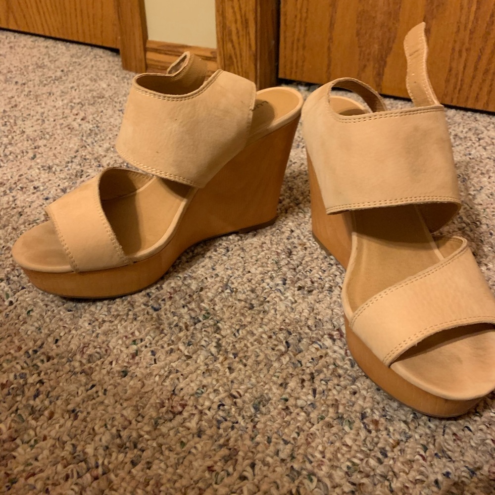 Tan wedges